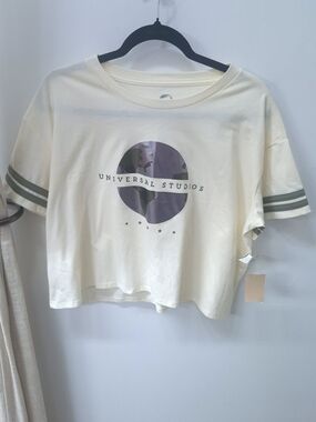 Universal Cropped Tee - Cream with Olive Graphic